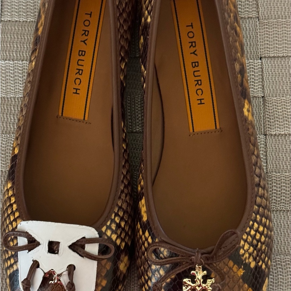 NIB Tory Burch Charm Ballet Stamped Snake Print Flats- Dark Caramel